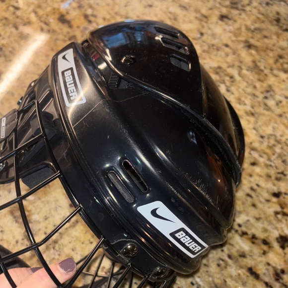 Bauer Black Hockey Helmet with Face Cage - Picture 8 of 12